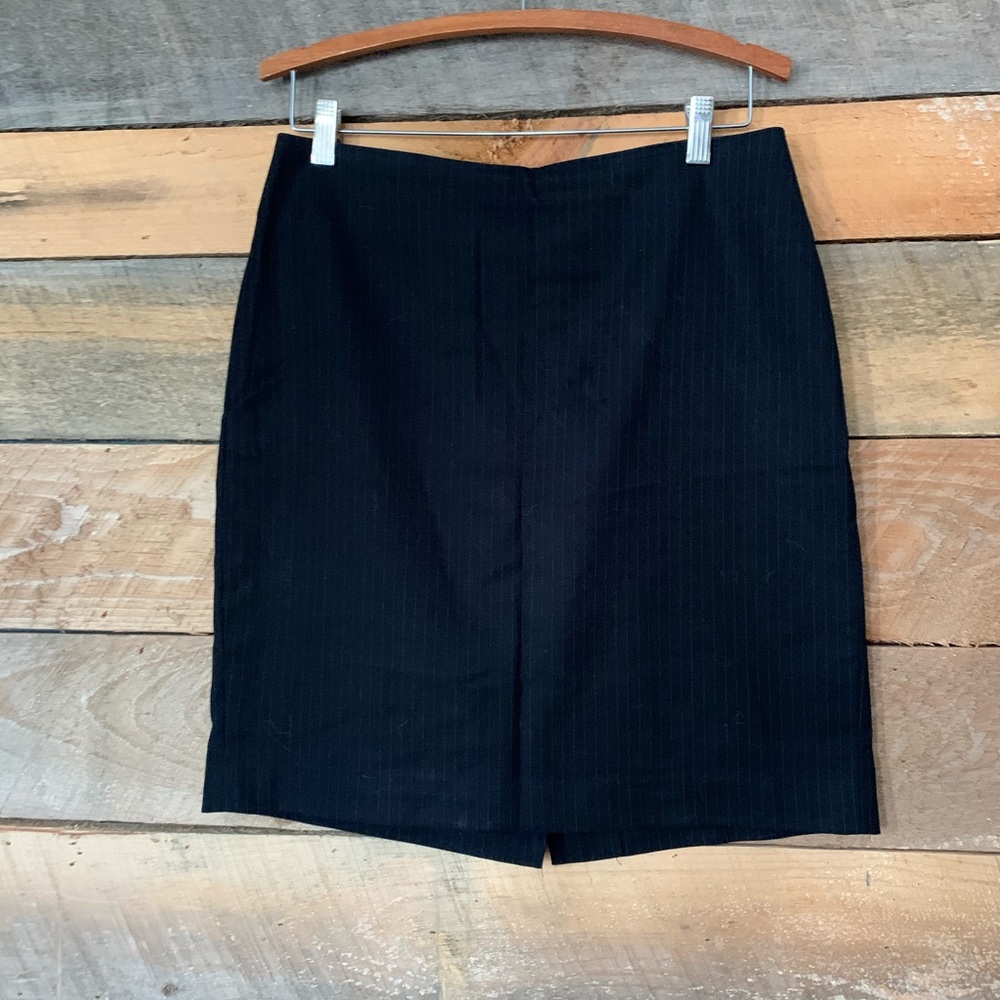 Banana Republic navy blue pin striped skirt